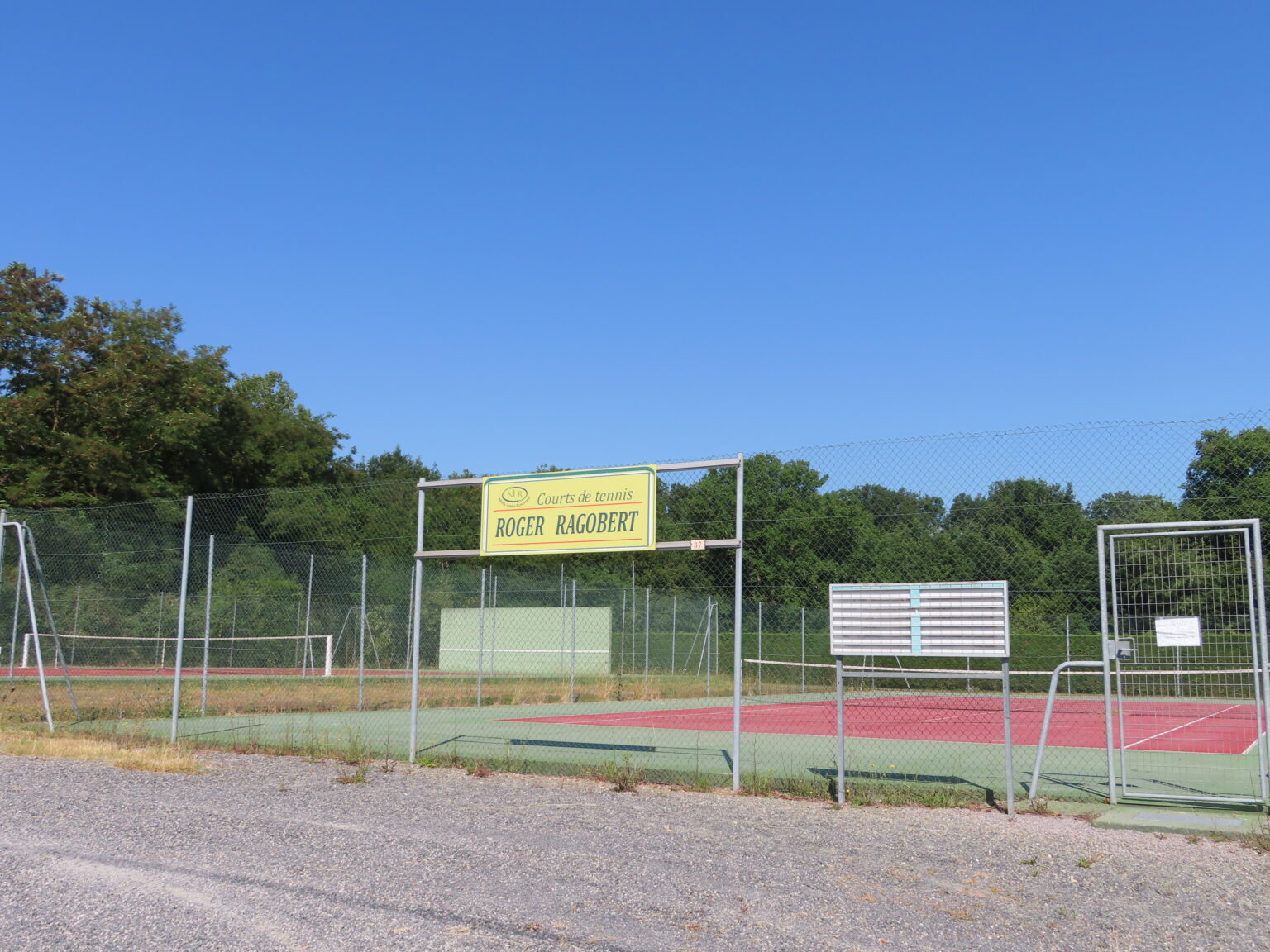 Courts de tennis rue de la Cave