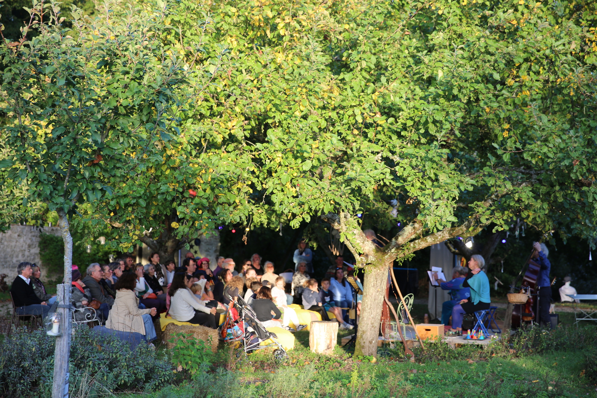 La fête en forêt au Domaine de Flotin